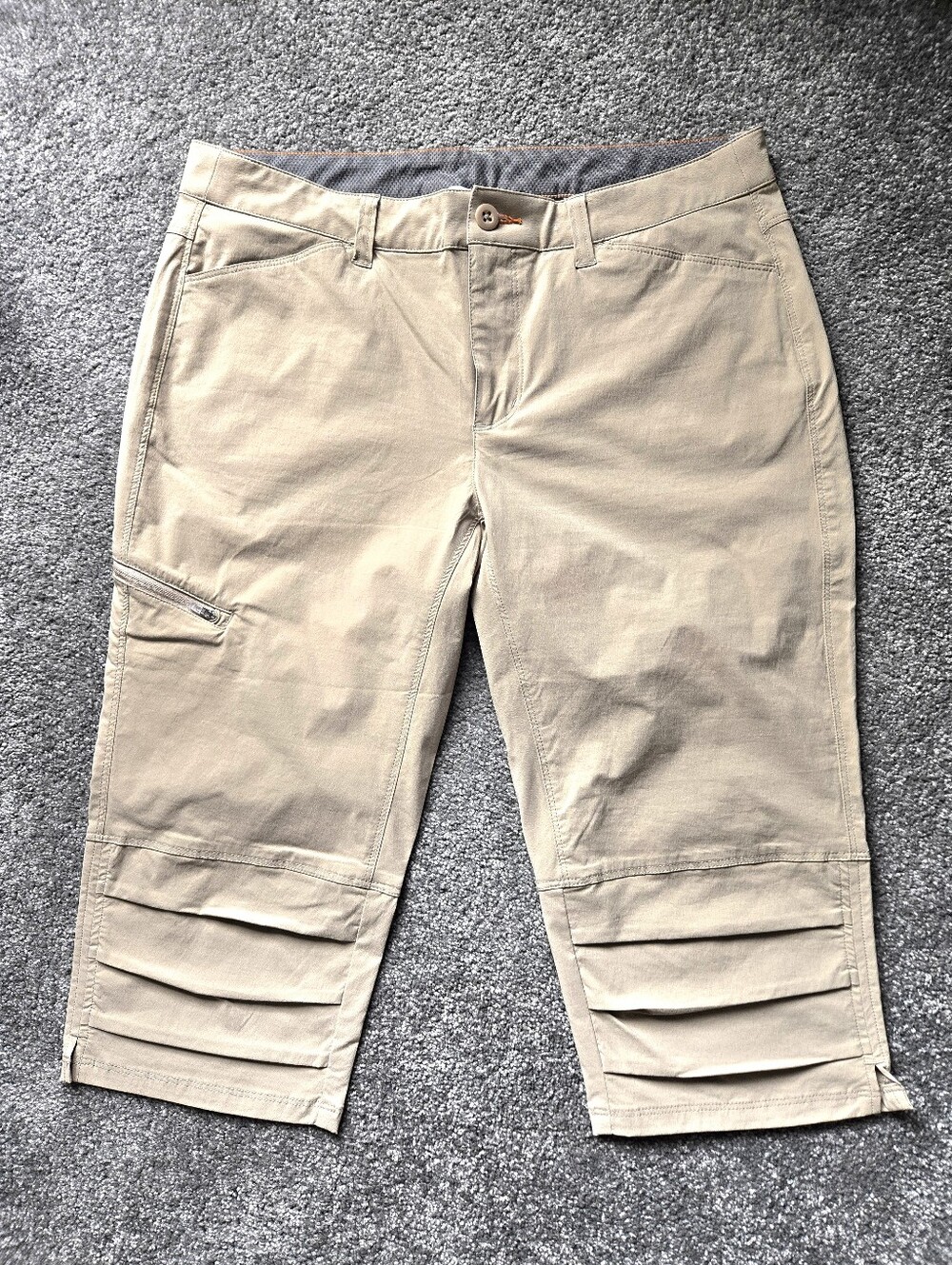 Orvis Womans Beige Knee-Length Cargo Capri Pants